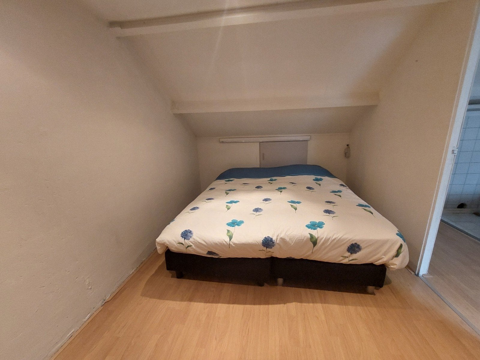 2 gratis zgan  eenpersoons boxsprings bedden 90 bij 200meter, Ophalen, 90 cm, Zwart, Tweepersoons