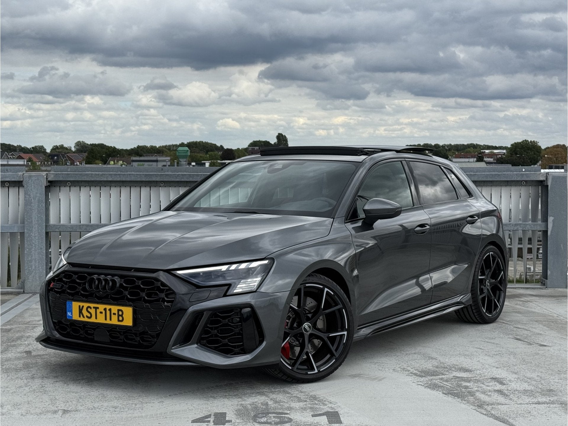 Audi RS3 2.5 TFSI | Pano | B&O | DCC | RS-interieur | HUD, Automaat, Dealer onderhouden, Gebruikt, RS3