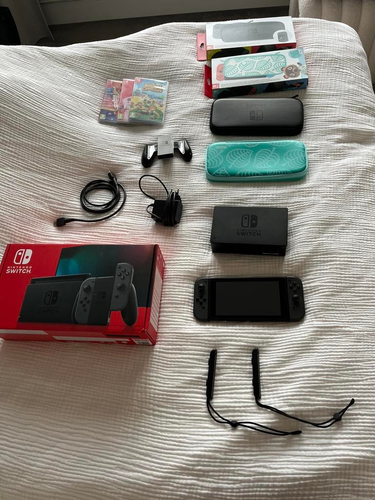 Nintendo switch met assecoires, Met games, Met 2 controllers, Ophalen of Verzenden, Zo goed als nieuw