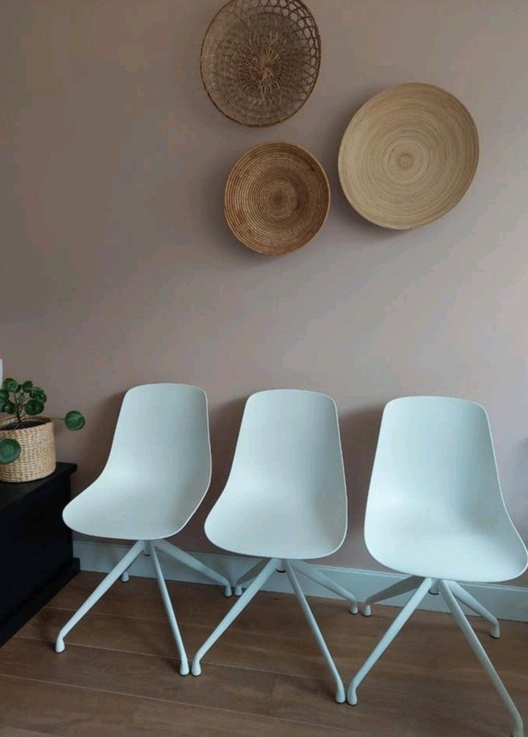 Nolon 3 draaibare (bureau)stoelen, metaal onderstel, Ophalen, Zo goed als nieuw, Wit, Bureaustoel