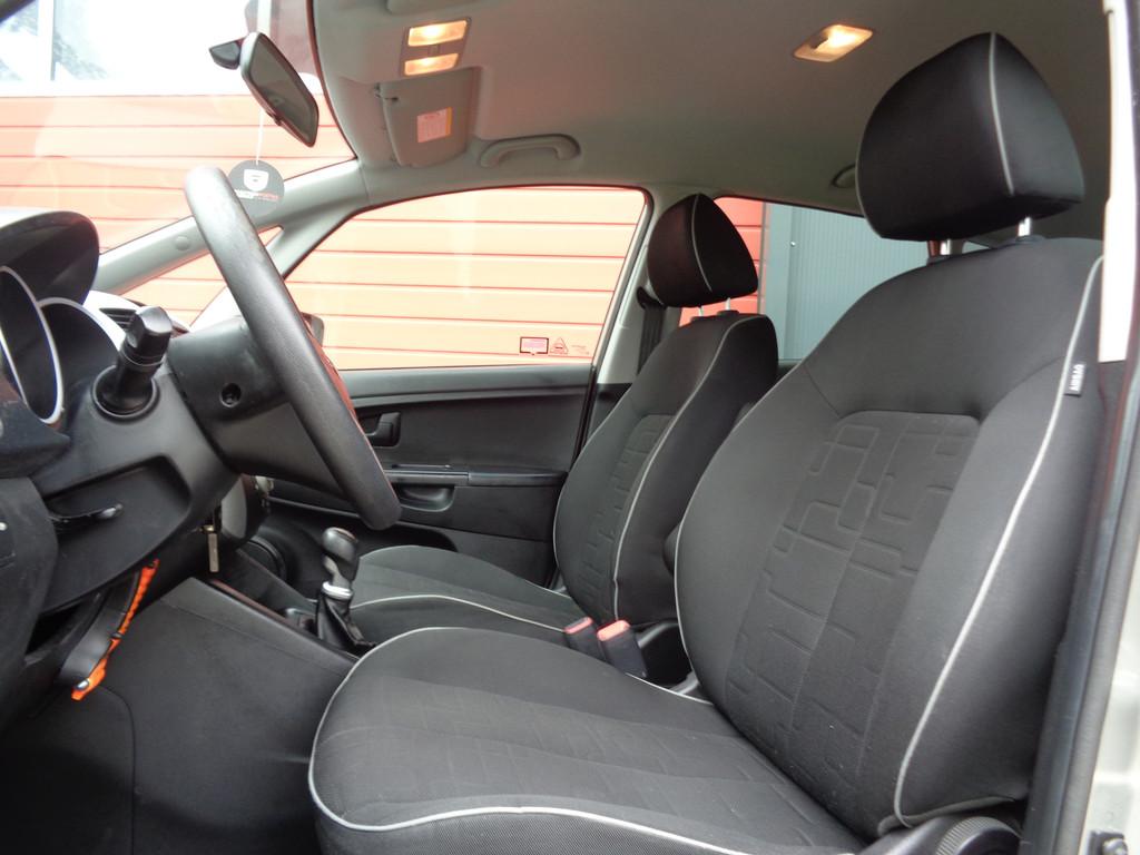 Kia Venga 1.4 CVVT Plus Pack 90PK Airco Cruise Trekhaak Navi, Voorwielaandrijving, Euro 5, Gebruikt, 4 cilinders