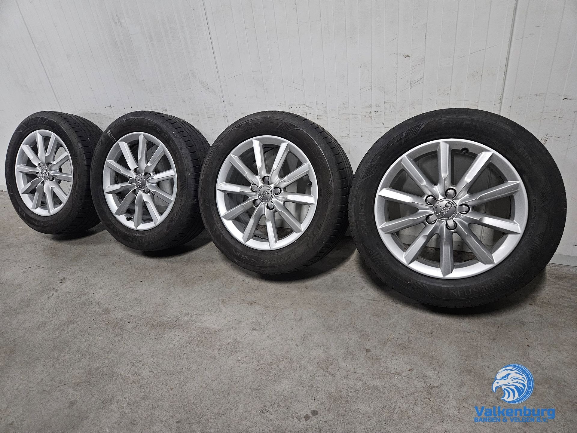 5-6mm! Originele Audi Q3 8U 17 inch velgen 5x112 zomerbanden