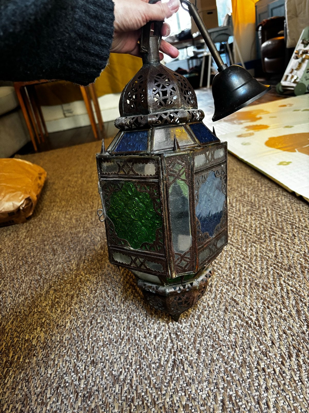 Oosterse hanglamp met gekleurd glas, Ophalen