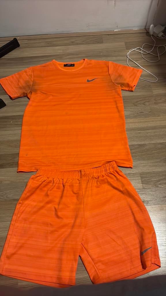 Nike setje maat 176, Ophalen of Verzenden, Zo goed als nieuw