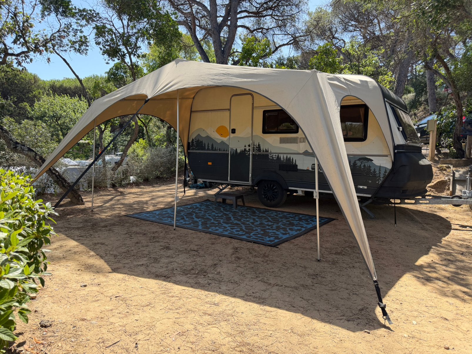Caravan Hobby 420 DELUXE stapelbed, Caravans en Kamperen, Meerkleurig, Aanwezig, Tot en met 4, Ophalen