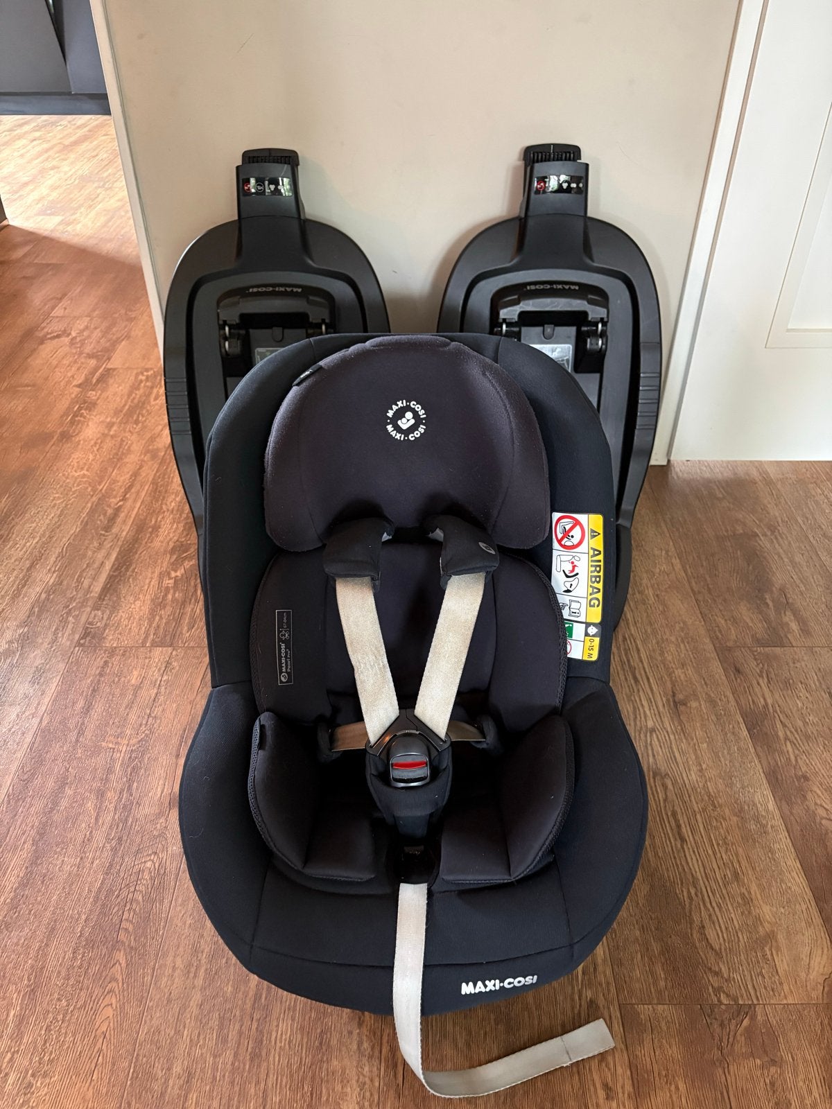 Maxi Cosi Pearl Pro2 I-size met 2 FamilyFix bases