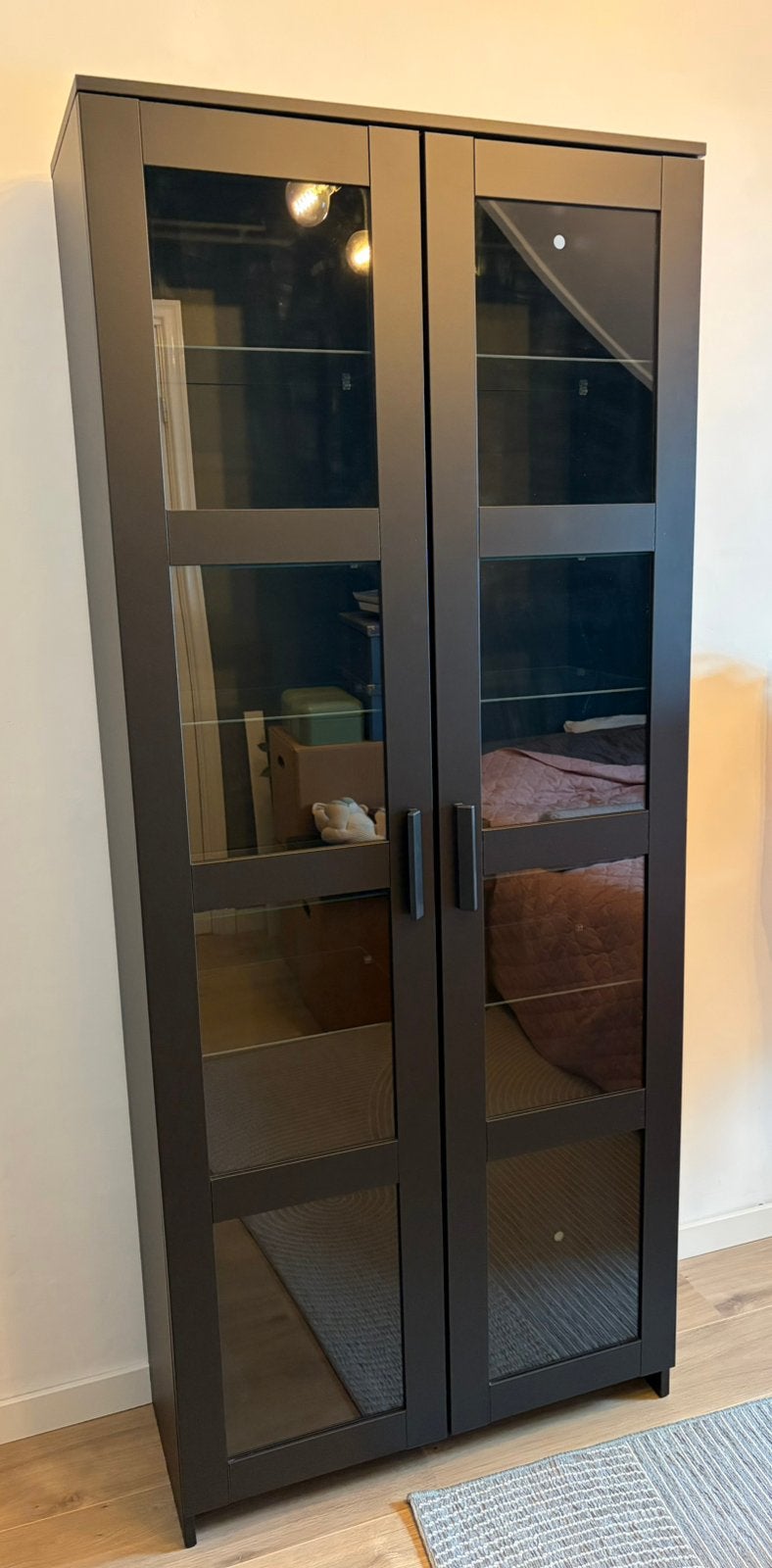 Ikea Billy zwarte vitrinekast, Ophalen, Met deur(en), 50 tot 100 cm, Zo goed als nieuw