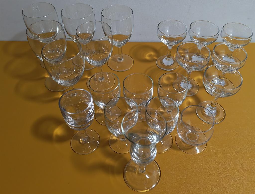 set 21 wijnglazen borrelglazen likeurglazen als nieuw, Huis en Inrichting, Glas of Glazen, Ophalen of Verzenden, Overige stijlen