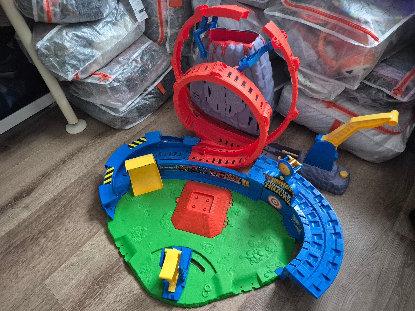 Hot Wheels Dino Vulkaan Baan - Spectaculair Speelplezier, Ophalen, Zo goed als nieuw, Jongen of Meisje