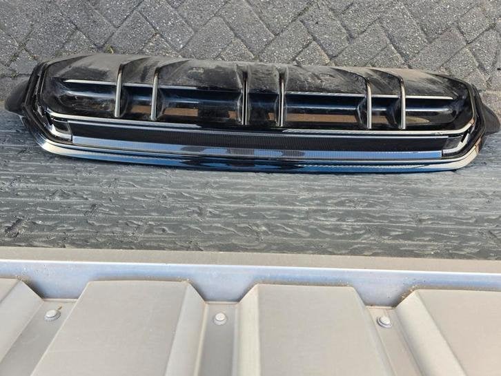 Difussor achterbumper Audi e-Tron GT, Audi, Gebruikt, Sidali047@hotmail.com, Achter