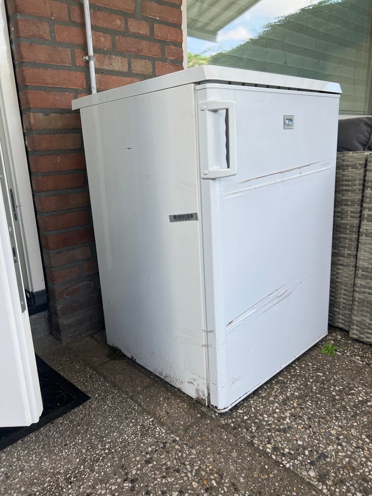 Koelkast met gebruikerssporen, werkt nog goed, Gebruikt, Ophalen of Verzenden, Minder dan 75 liter, Met vriesvak