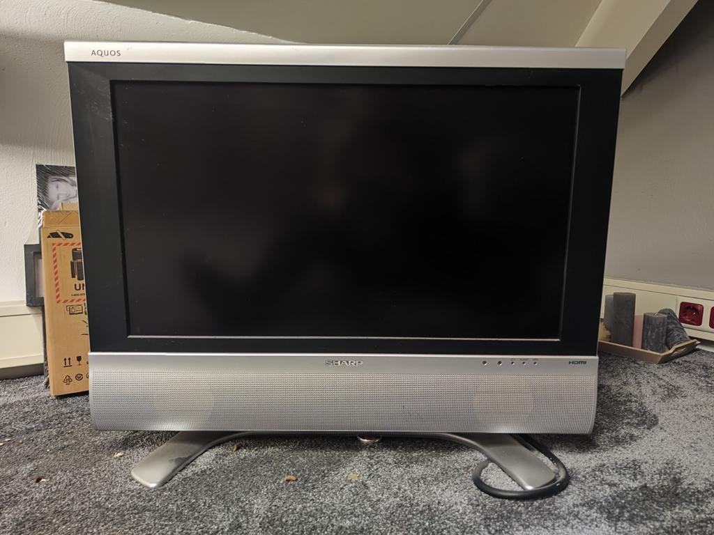 Sharp Aquos LCD TV - Compact en stijlvol, Gebruikt, 50 Hz, Ophalen of Verzenden, Minder dan 40 cm
