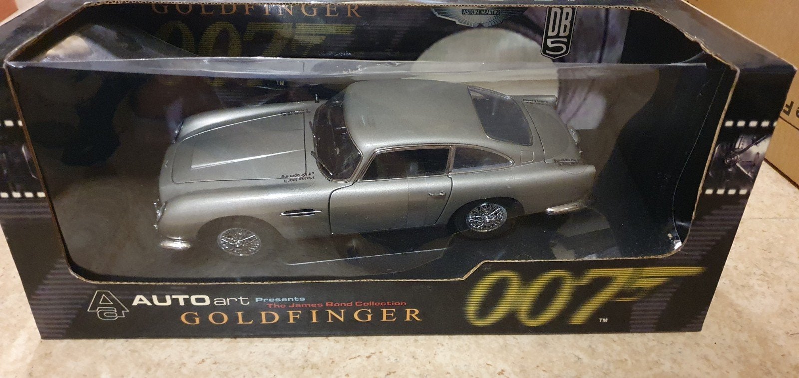 AutoArt 1/18 Aston Martin DB5 James Bond 007, Ophalen of Verzenden, Zo goed als nieuw, Auto, Autoart