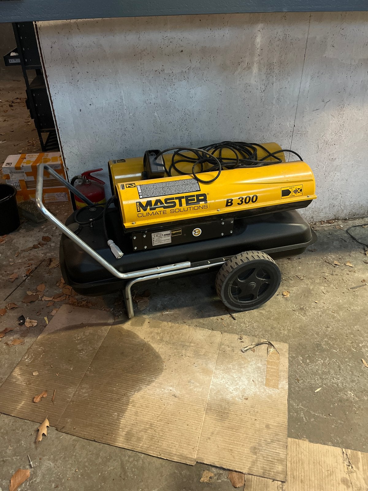 Master B 300 Diesel/Petroleum Kachel - 1 jaar gebruikt, Ophalen, Gebruikt, Kachel