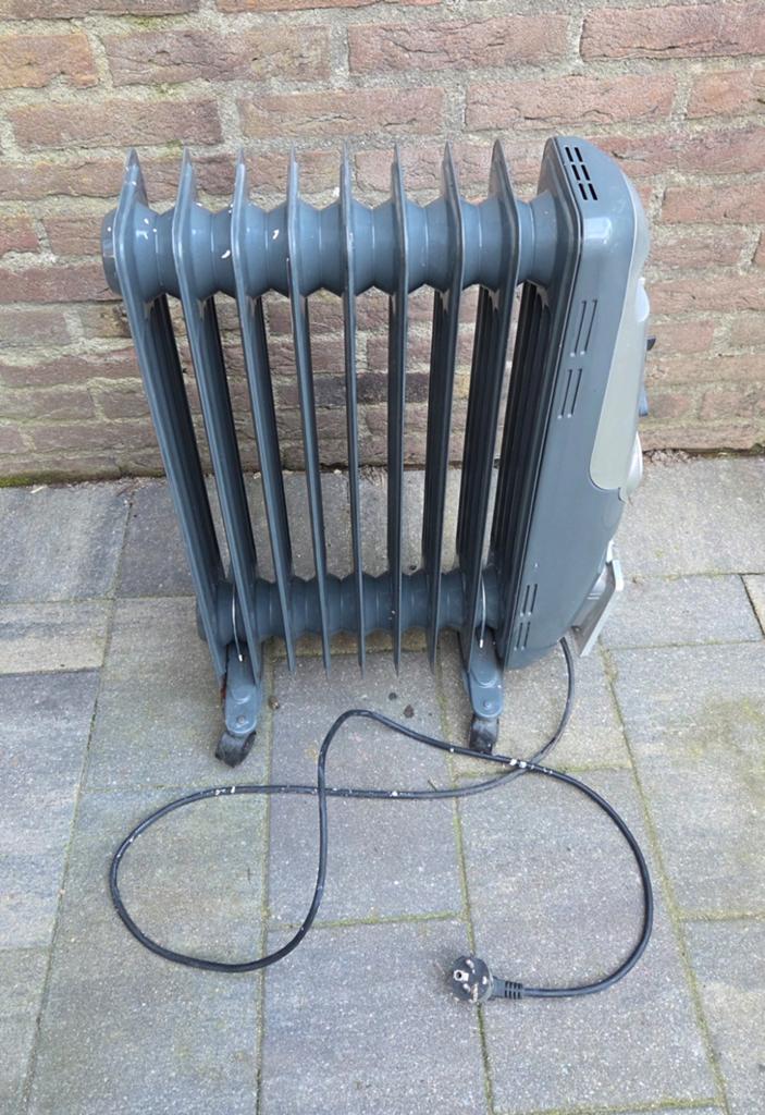 AEG radiator, Ophalen of Verzenden, Radiator, 30 tot 80 cm