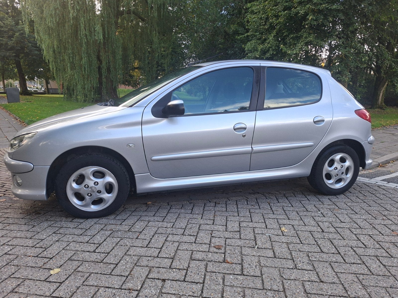 Peugeot 206 1.4 5D 2008 Grijs, Voorwielaandrijving, Stof, 31 €/maand, Origineel Nederlands