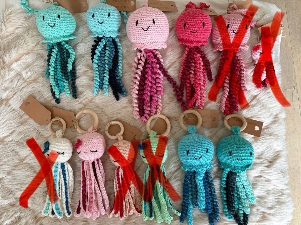 Octopus/ kwal amigurumi knuffel met of  zonder rammelaar, Ophalen of Verzenden, Nieuw, Haken, Overige typen