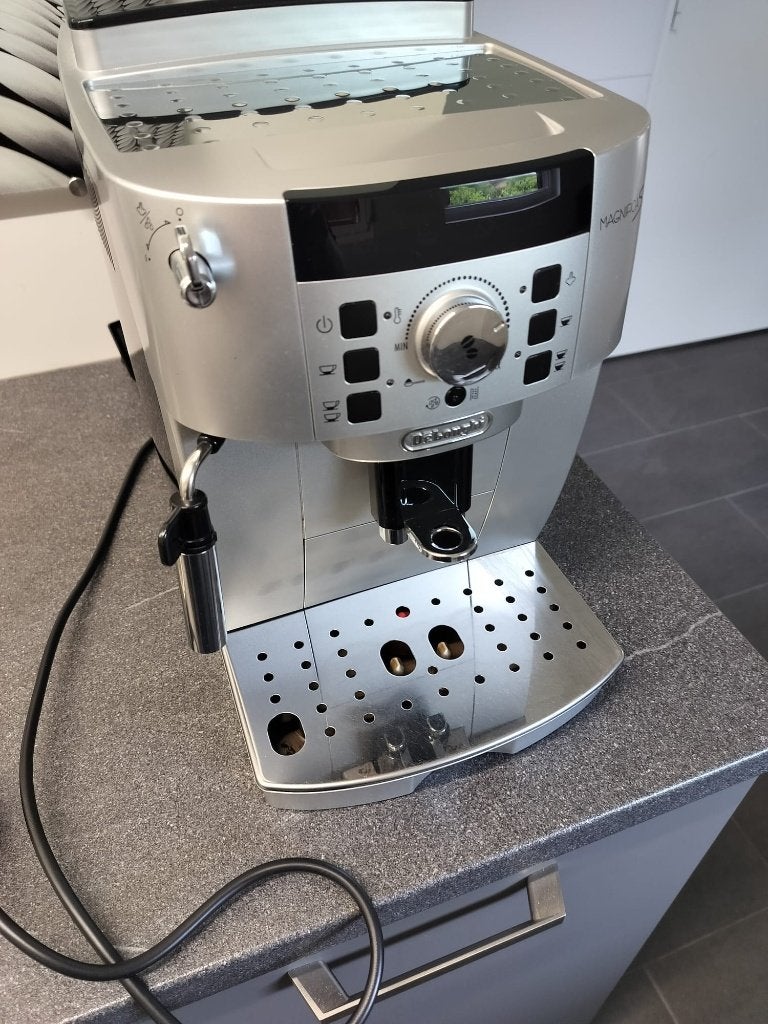 DeLonghi ECAM22.11X Magnifica S - Koffie/espresso-automaat, Ophalen, Gemalen koffie, Gebruikt, Koffiemachine