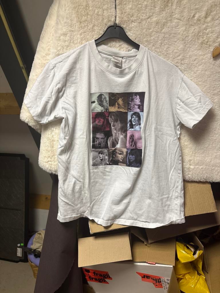 AyKiz Taylor Swift T-shirt Maat M, Kleding | Dames, T-shirts, Maat 38/40 (M), Wit, Ophalen of Verzenden, Korte mouw