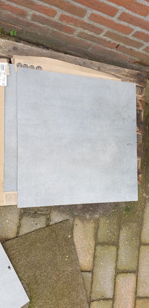 5 tegels 596 x596x8mm antislip lichtgrijs, Ophalen, Nieuw