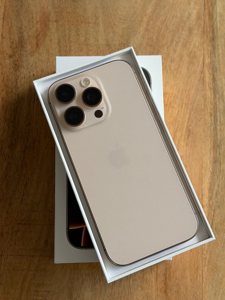 iPhone 16 Pro Desert Titanium 128 GB