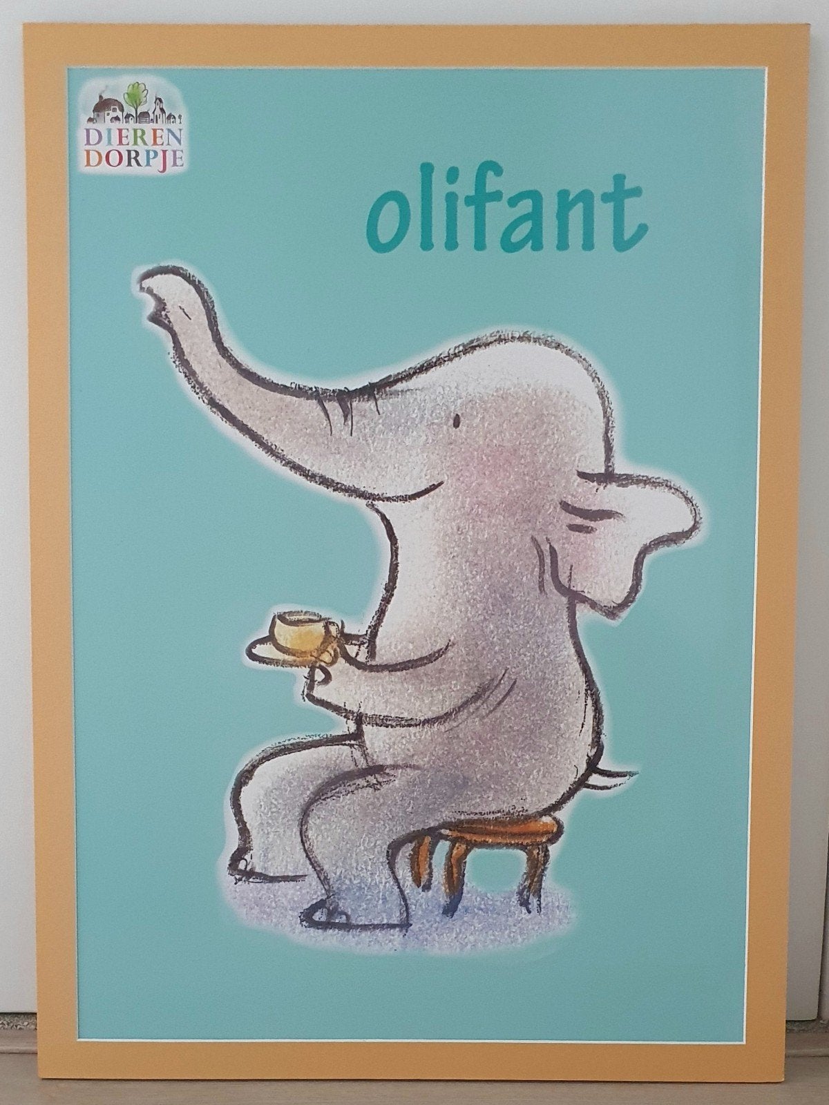 Leuke poster Olifant (62x45) + passe-partout + op foam, Ophalen of Verzenden, Zo goed als nieuw, Ingelijst, Wanddecoratie