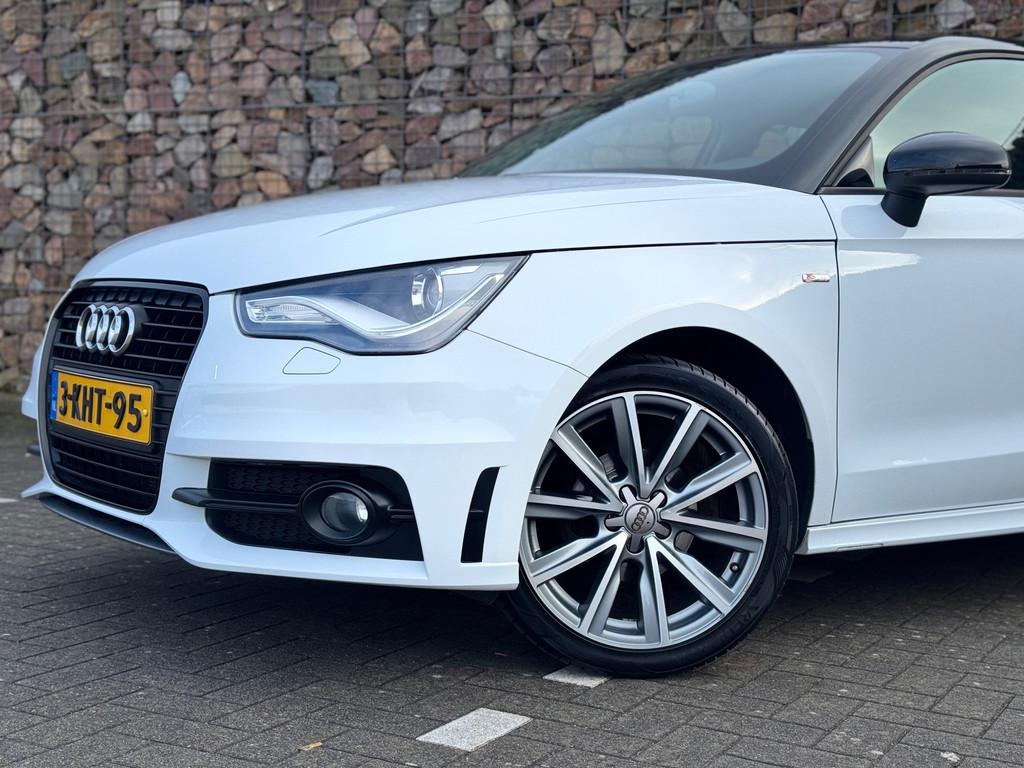 Audi A1 Sportback 1.2 TFSI Admired S-Line Xenon NAP/1ste Eig, Auto's, Voorwielaandrijving, Euro 5, Zwart, 4 cilinders