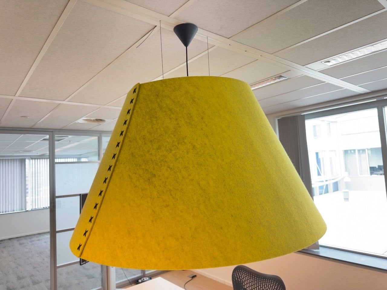 2 x BuzziSpace BuzziShade L - Akoestische Hanglamp Geel, Huis en Inrichting, Lampen | Hanglampen, Ophalen, Zo goed als nieuw, Textiel