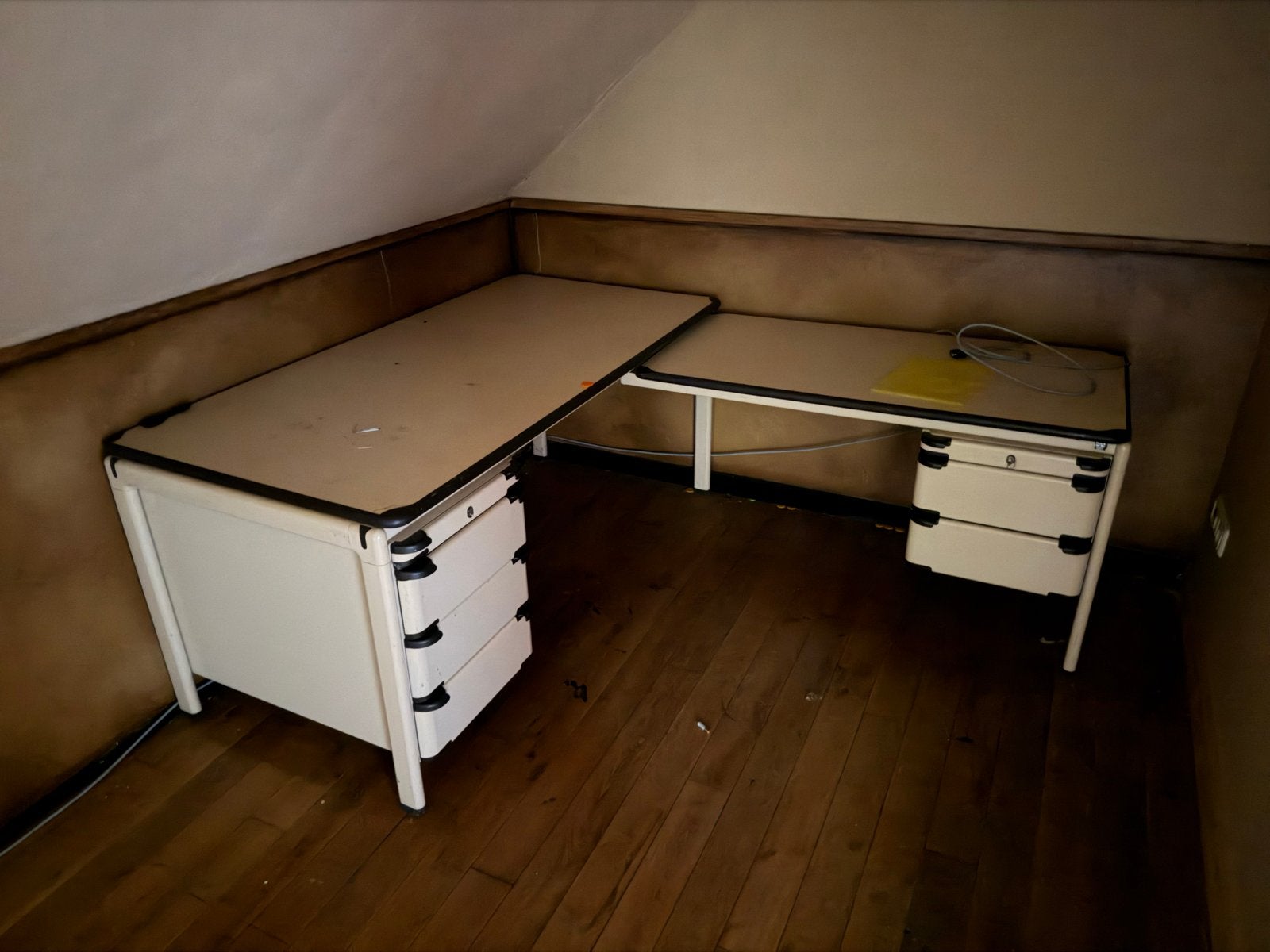 Hoekbureau met lades - Gebruikt, Huis en Inrichting, Bureaus, Overige stijlen, Gebruikt, Met lades, Metaal