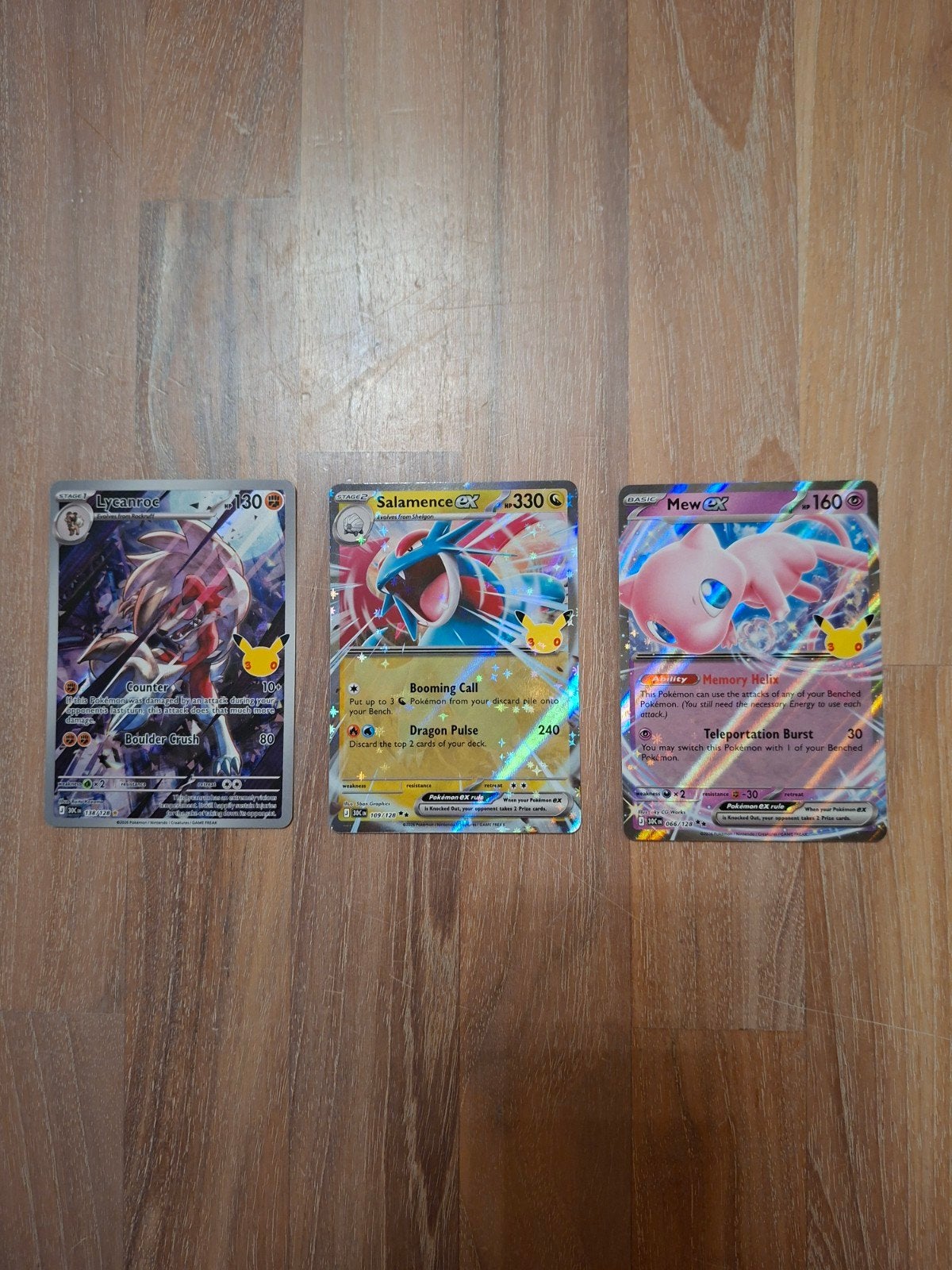 Pokémon 30th Celebration kaarten – Lycanroc, Salamence, Mew, Ophalen of Verzenden, Zo goed als nieuw, Meerdere kaarten