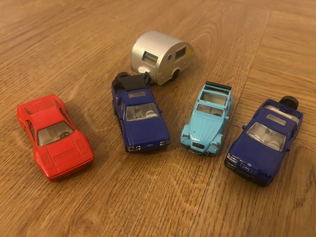 5x Siku auto’s: Ferrari GTO + Citroën 2CV + Caravan + Opel, Hobby en Vrije tijd, Modelauto's | 1:87, Ophalen of Verzenden, Gebruikt