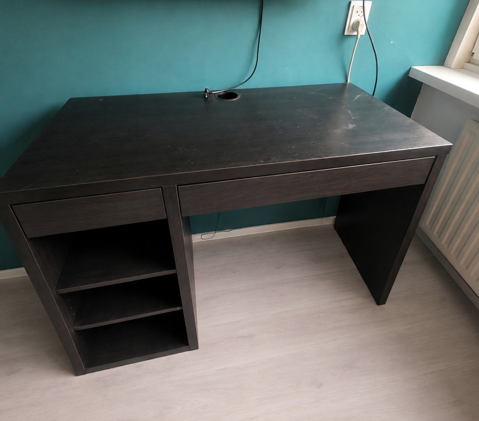 Zwart bureau met lades en planken - 105bx50dx75h cm, Ophalen, Met lades, Gebruikt, Zwart