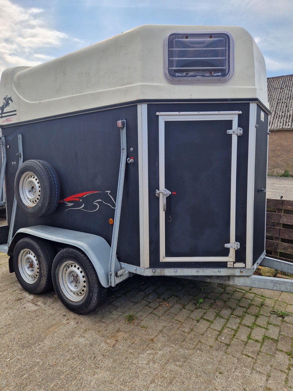2 paards Sluis Dice van 2oo4, Dieren en Toebehoren, Paarden en Pony's | Trailers en Aanhangwagens, Ophalen, Gebruikt