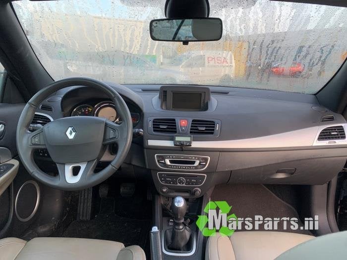 Dashboardkastje van een Renault Megane