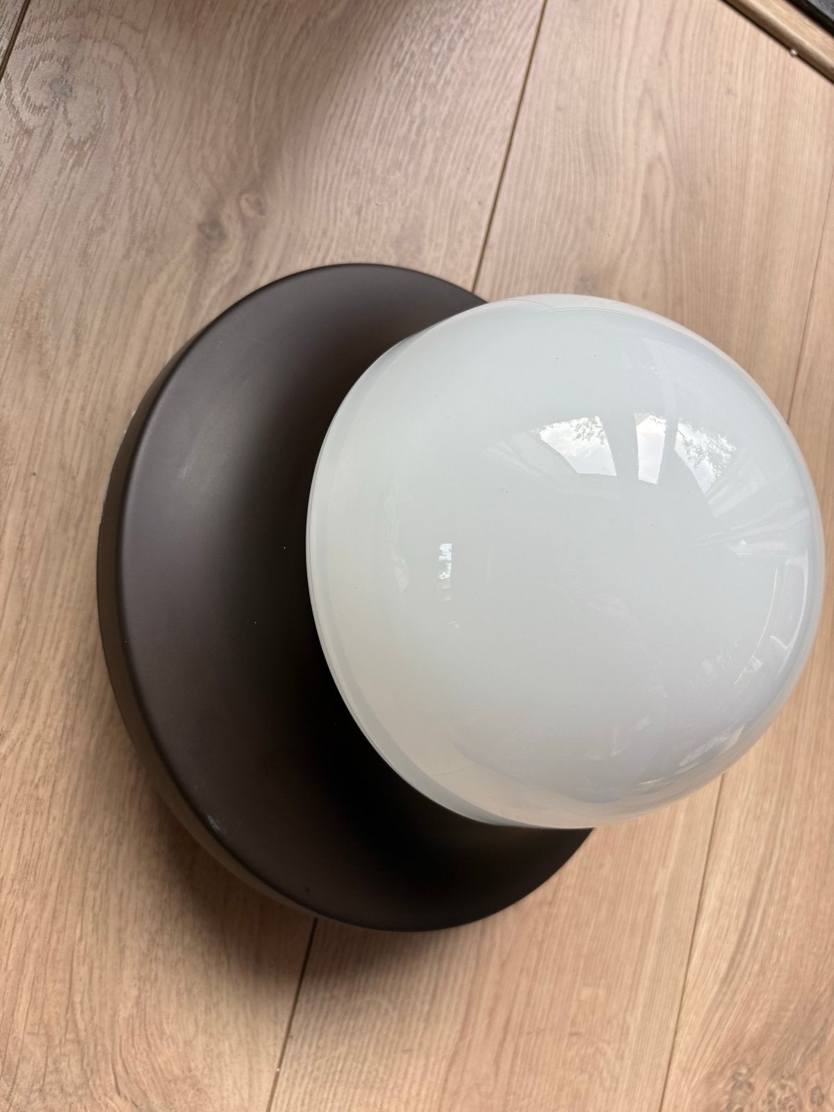 Vintage Plafondlamp met Metalen Behuizing en Glazen Bol, Gebruikt, Vintage, Bruin, Plafondlamp