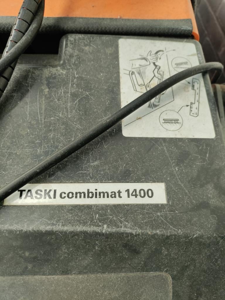 Taski Schrobzuigmachine, Doe-het-zelf en Verbouw, Reinigingsmachines, Ophalen, Gebruikt, Schrobmachine