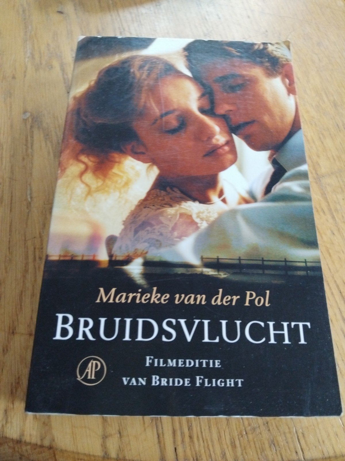 Bruidsvlucht - Marieke van der Pol (Filmeditie), Ophalen of Verzenden, Gelezen, Marieke van der Pol, Nederland