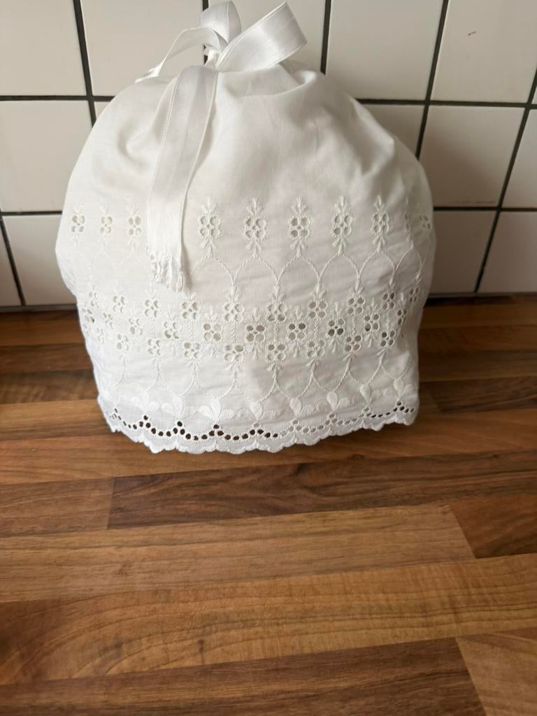 Theemuts broderie, Ophalen of Verzenden, Zo goed als nieuw