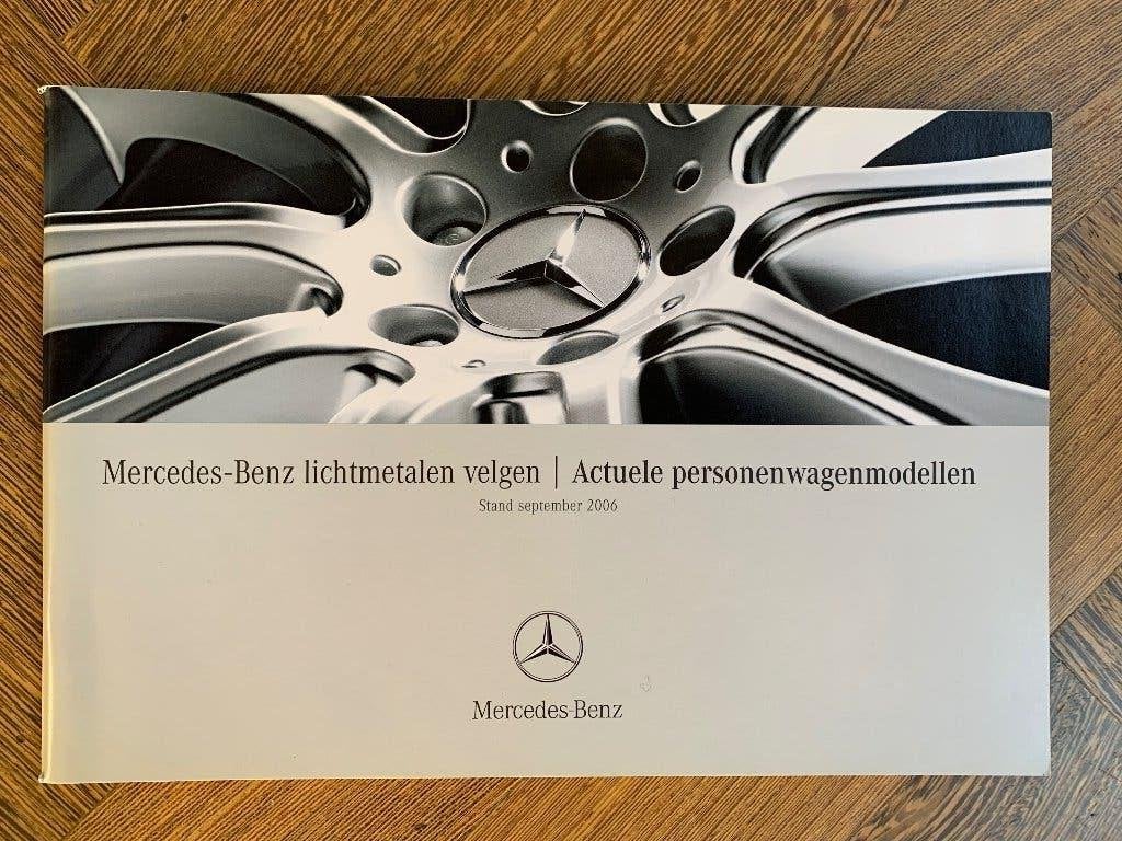 Brochure folder Mercedes-Benz lichtmetalen velgen 2006 izgs, Zo goed als nieuw, Mercedes-Benz, Mercedes, Ophalen of Verzenden