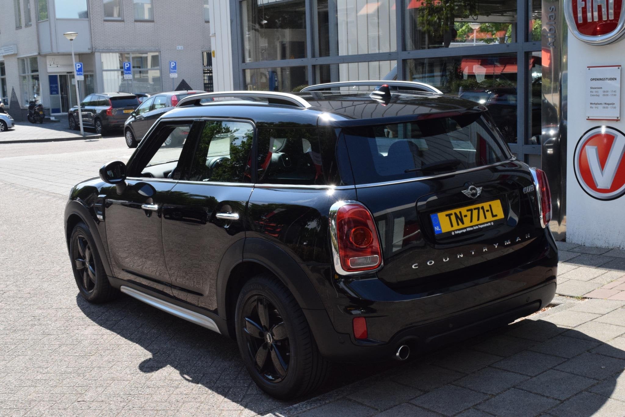 MINI Countryman 1.5 Cooper Chili|2xPDC|Sportstoelen|LED|, Auto's, Automatische klimaatregeling, 136 pk, Gebruikt, Euro 6