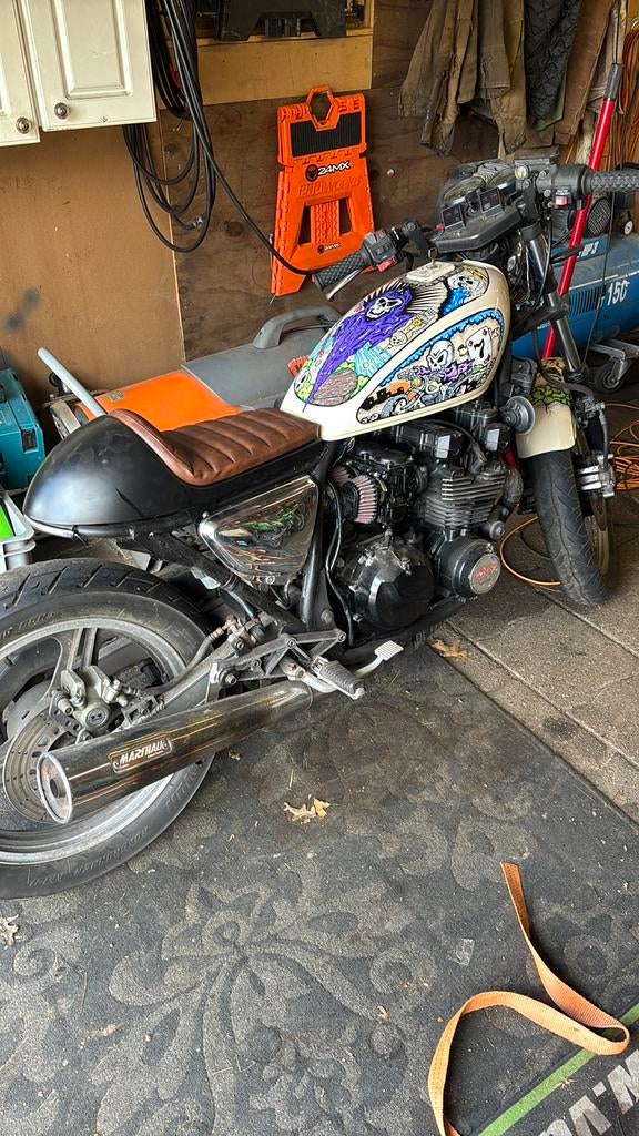 Te koop cafe racer, Ophalen