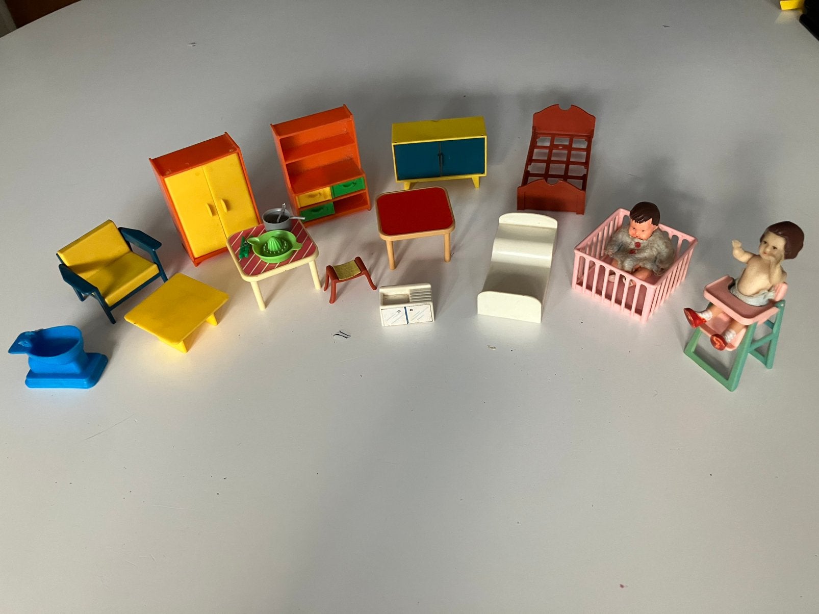 Poppenhuismeubeltjes jaren 70 vintage, Verzenden, Zo goed als nieuw, Poppenhuis