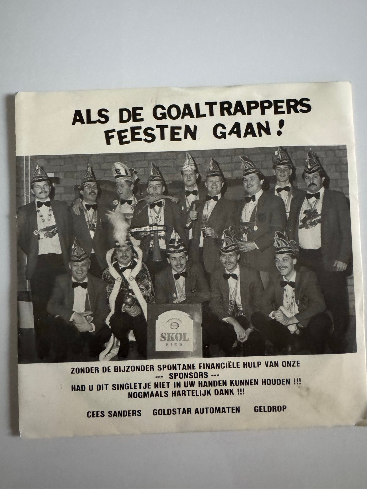 Als de Goaltrappers Feesten Gaan! - Skol bier, Ophalen of Verzenden, Gebruikt