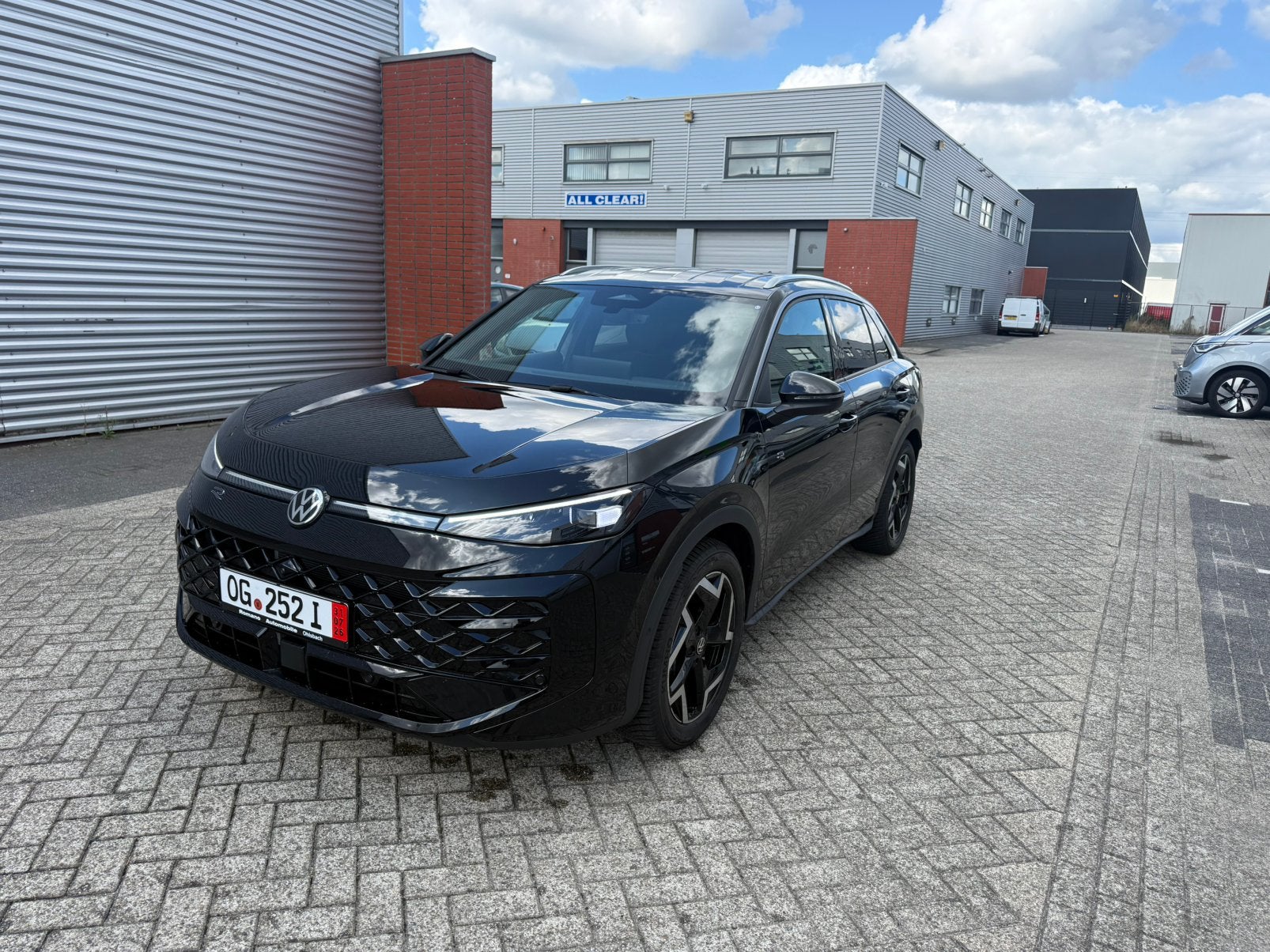 VW T-Roc 1.5 eTsi R-Line | IQ Light | 360 Cam | ACC | Trekhk, Auto's, Automaat, Zwart, Zwart, Particulier