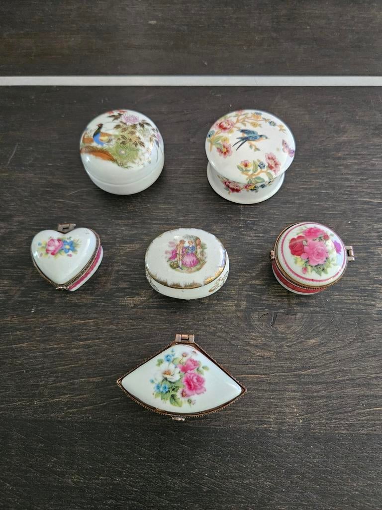Set van 6 Vintage Porseleinen Snuff Dozen met Bloemen, Verzenden