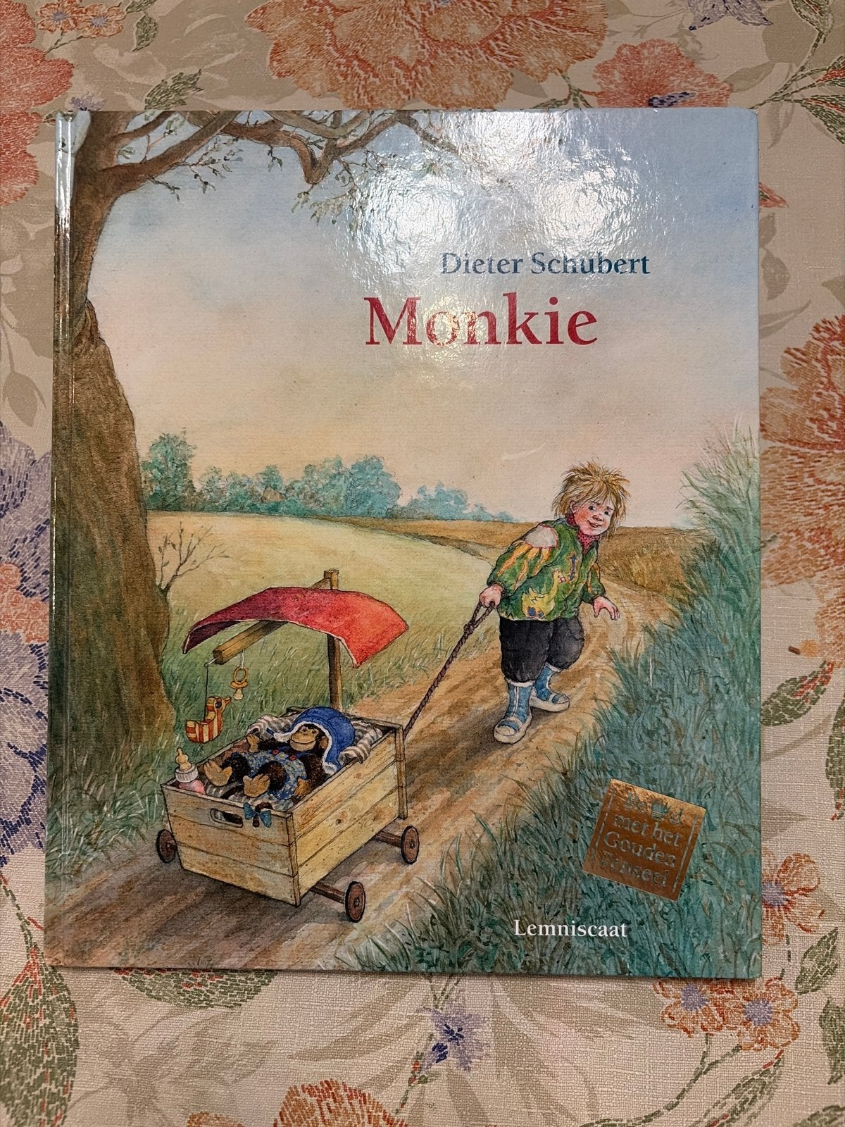 Monkie - Dieter Schubert (Hardcover), Boeken, Kinderboeken | Baby's en Peuters, Ophalen of Verzenden, Zo goed als nieuw, 2 tot 3 jaar