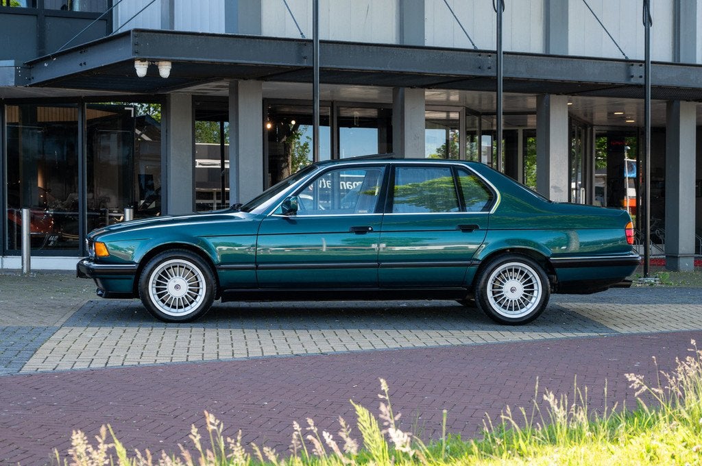 BMW 7 Serie 750i E32 (bj 1993, automaat), Auto's, Beige, Bedrijf, Sedan, BMW