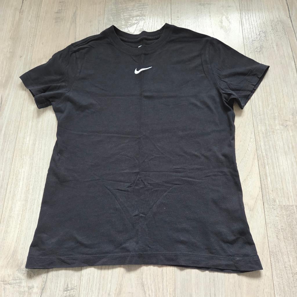 Nike t-shirt zwart maat 152, Kinderen en Baby's, Kinderkleding | Maat 152, Gebruikt, Jongen of Meisje, Ophalen of Verzenden, Shirt of Longsleeve
