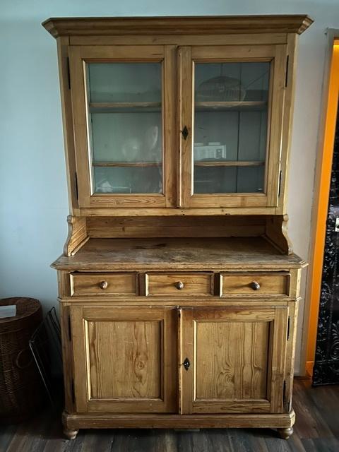 grenen kast, Ophalen