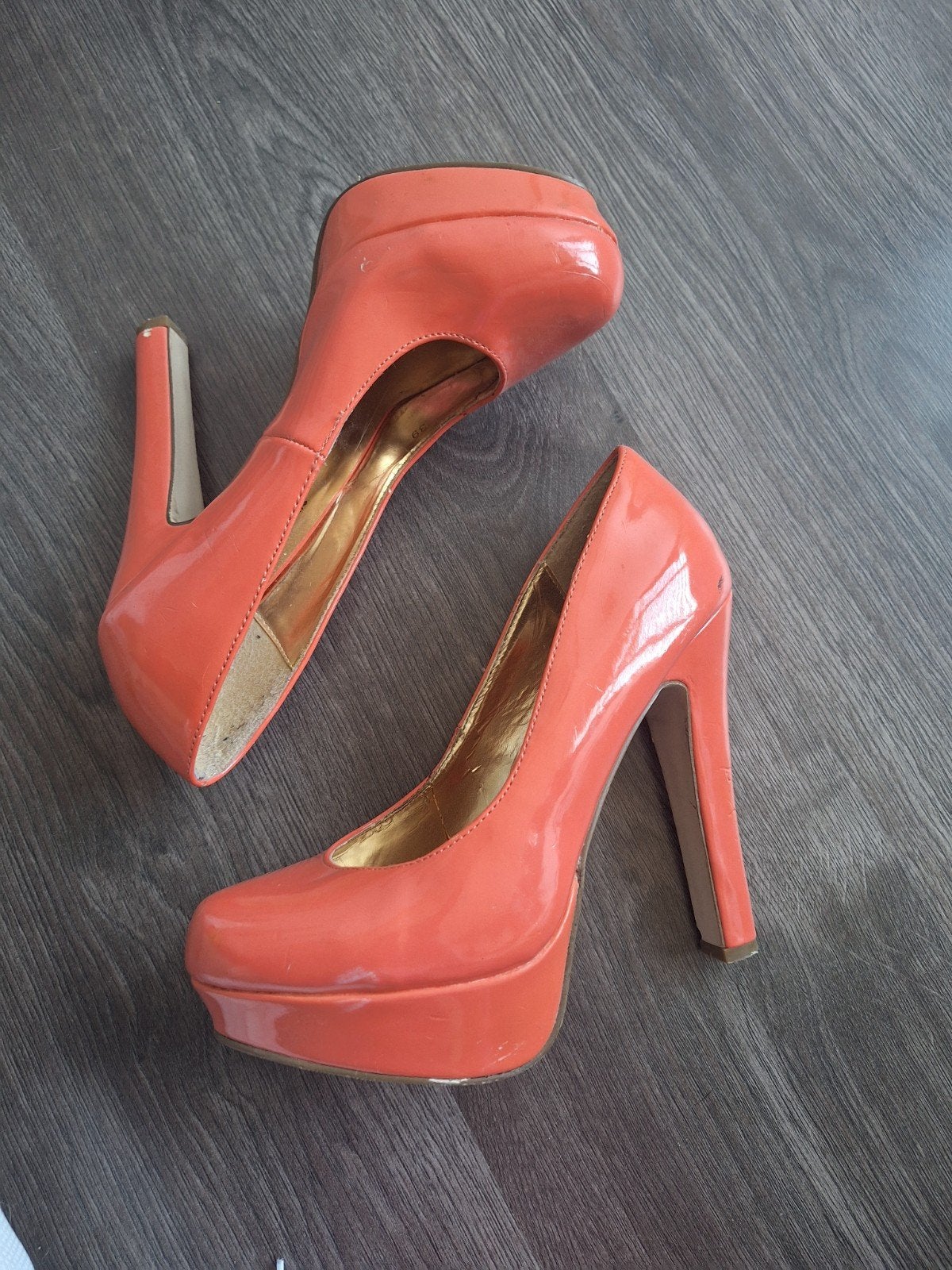 Hoge 'lak' pumps, Overige kleuren, Ophalen of Verzenden, Schoenen met hoge hakken, Gedragen
